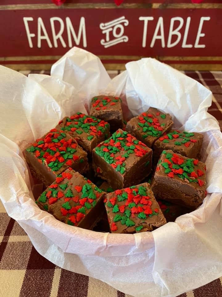 Homemade Peppermint Fudge from Loodles Sweet Treats
